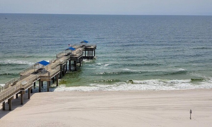 Orange Beach Condo | Pier! Use a private fishing pier! Direct Gulf View - Pool