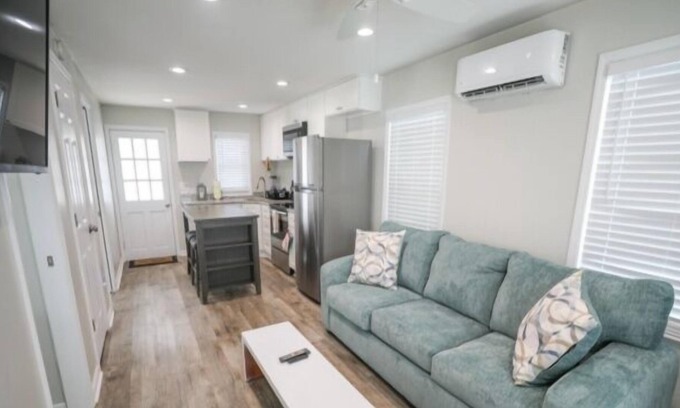 Kure Beach Cottage | Pier View 2 - Beautifully Renovated 2-bedroom Cottage. Enjoy the Local Charm of Pleasure Island! 2 Cottage by Redawning