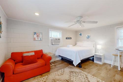 Kure Beach Apartment | Pier View Cottage Unit 4