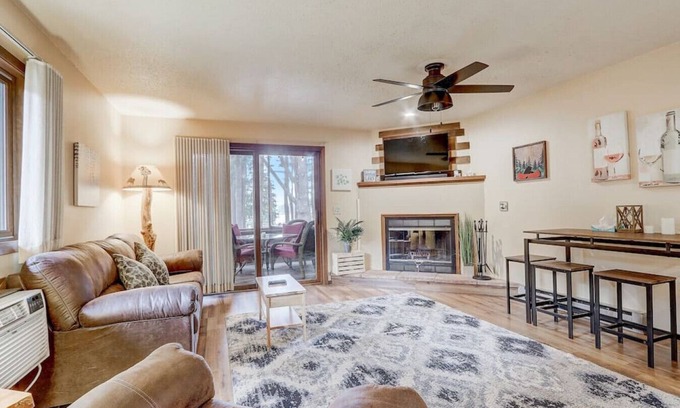 Lake Delton Condo | Piers & Pines at Island Pointe