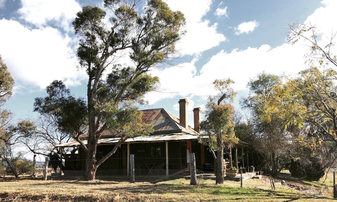 Eurunderee Cottage | Pieter van Gent Winery Bushman's Cottage