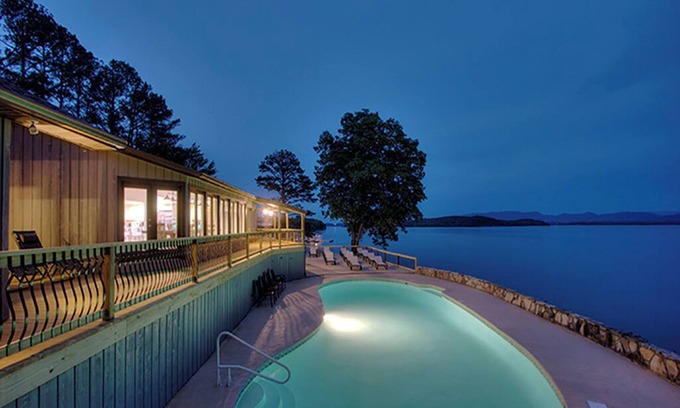 Dandridge Cabin | Pigeon Forge - The Lake House - 10 Bedroom - Sleeps 32