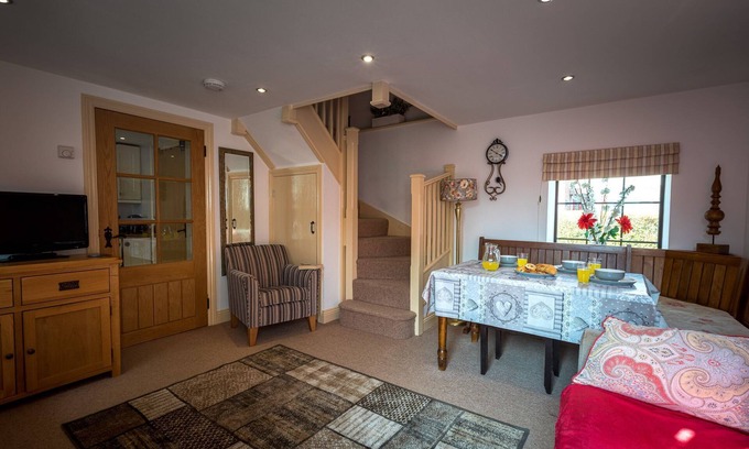 Taunton Cottage | Pikes Barn - a barn that sleeps 4 guests in 1 bedroom