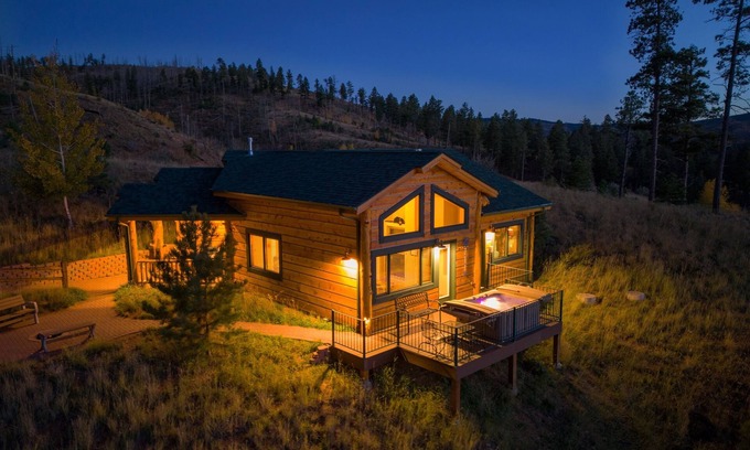 Woodland Park Cabin | Pikes Peak Ranch - Bear Den Cabin