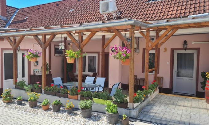 Bakonybel House | Pikoló Vendéglő és Vendégház