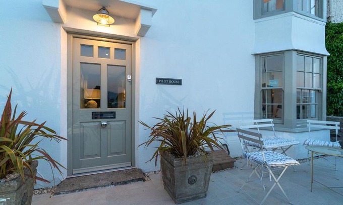 Beaumaris House | Pilot House