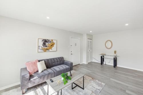 Newark Apartment | Pine Brook 509 I Corporate 15br Apt I Parking