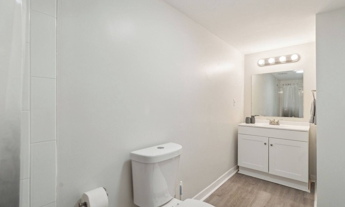 Newark Apartment | Pine Brook 808 I Your Newark Retreat I Pool & Gym