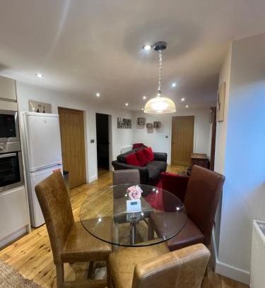 Upper Hulme Apartment | Pine cottage with private hot tub