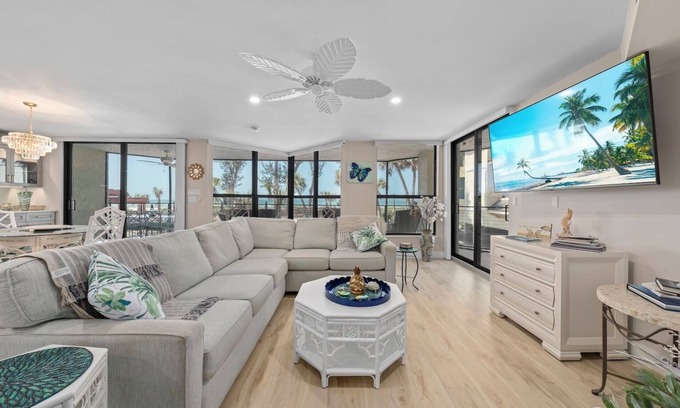 Sanibel Condo | Pine Cove 104: 3 BR Gulf Front Condo on West Gulf!