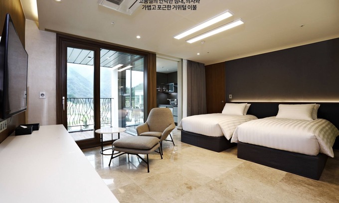 Jeongseon Apartment | Pine Forest