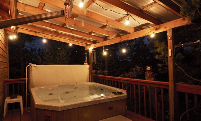 Ruidoso Cabin | Pine Forest Lodge Cabin: hot tub, gameroom with pool table AND 3 full baths