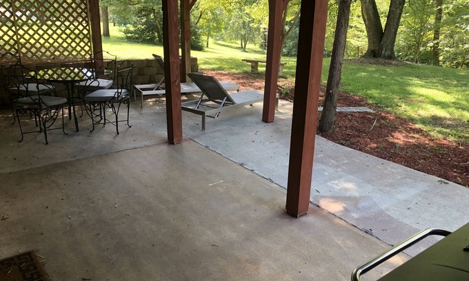 Zion Crossroads Apartment | Pine Grove Apartment: Visit Monticello, wineries, UVA
