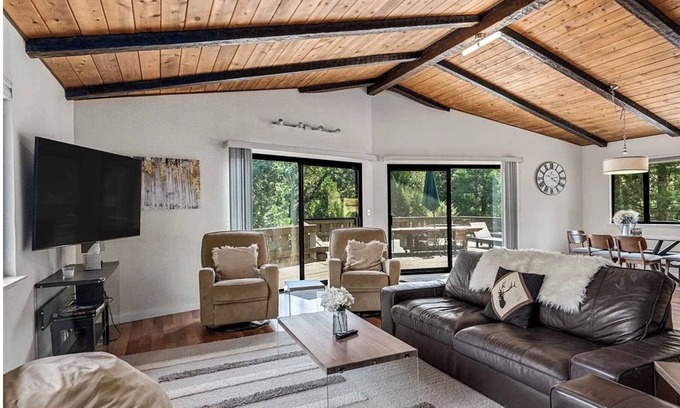 Groveland House | Pine Mountain Lake Retreat - Yosemite Gateway