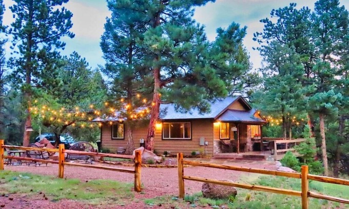 Florissant Cabin | Pine Ridge - Memories are made here!