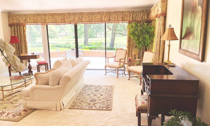 Pinehurst House | Pinehurst Pond House Charming Waterfront gated Golf course US Open 1/4 m away