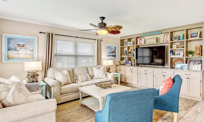 Tybee Island House | Pink Flamingo