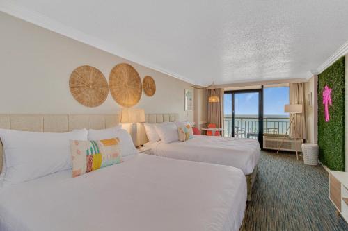 Downtown Myrtle Beach House | Pink Surf by StayMareni - Oceanfront 2 Queens Suite