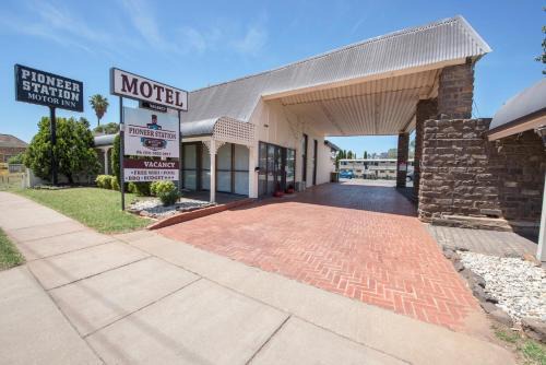 Swan Hill Hotel | Pioneer Station Motor Inn