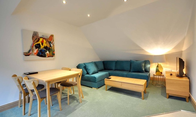 West Cliff Cottage | Pippin House B - an apartment that sleeps 4 guests in 2 bedrooms