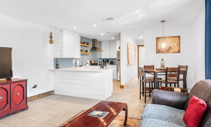 Flagler Beach Condo | Pirate Beach Hideaway | Flagler Beach | Short Walk To The Beach & Restaurants | WiFi