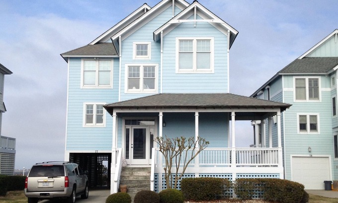 Manteo House | Pirate's Cove Village Landings Sound Front with 30' boat slip