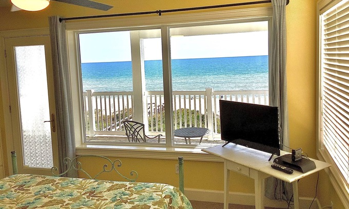Plantation House | PIRATES' BOOTY*5 bed/5 bath*Beachfront*Private Pool*Great Fishing-Near the Cut!