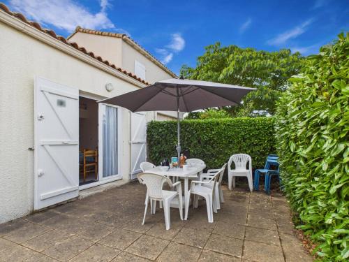 Saint-Vincent-sur-Jard House | Piscine commune, terrasse, maison pour 5
