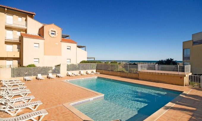 Valras-Plage Condo | Piscine Extérieure ! Abordable + Cuisine Équipée
