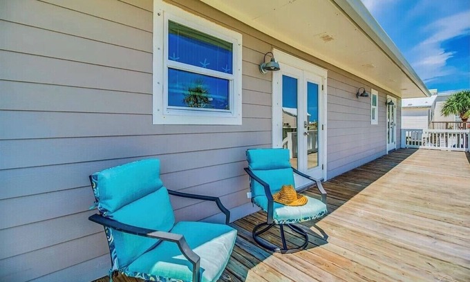 Pensacola Beach Cottage | Pissitaway Getaway