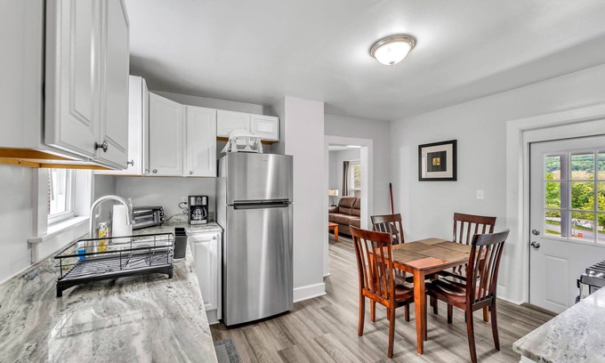 Oneonta Apartment | Pitcher's Paradise Apt 3 All Star Baseball Rentals