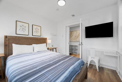 Shadyside House | Pittsburgh Shadyside 2A Bright and Stylish Private Bedroom with Shared Bathroom