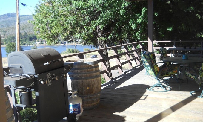 Julian Cabin | Piute Trail Lodge Lake Cuyamaca