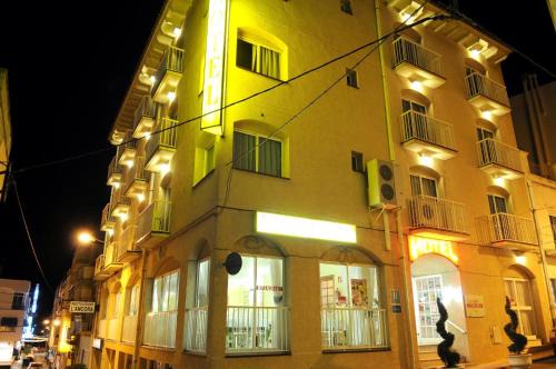 Sant Carles de la Rapita Hotel | Plaça Vella