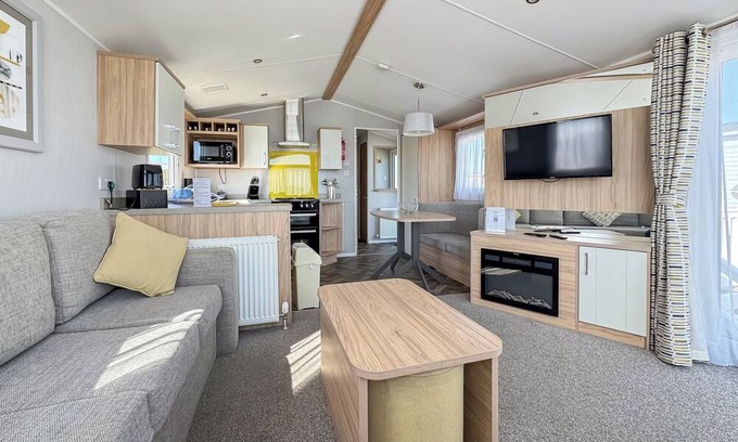 Layer Marney House | Platinum Caravan (Pet)