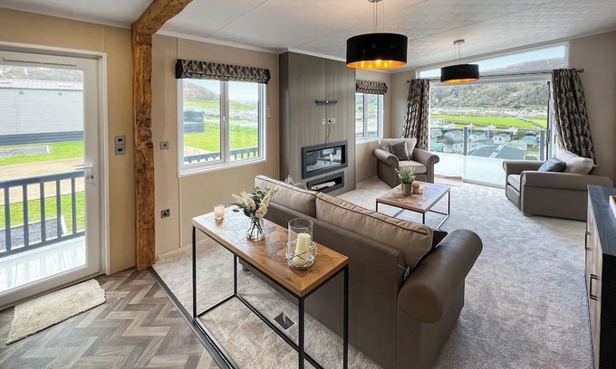 Aberystwyth Ski Chalet | Platinum Lodge Bay View Spa (Pet)