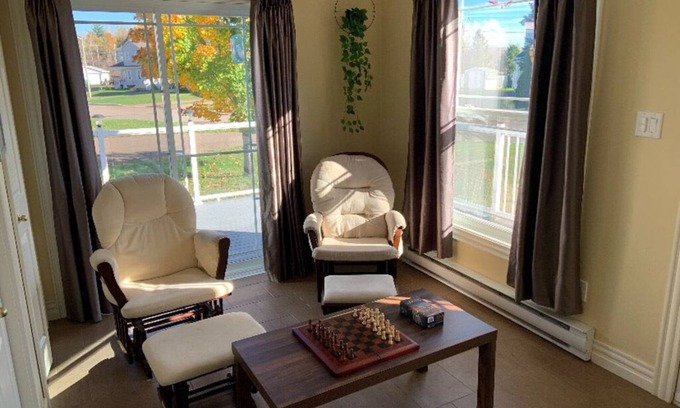 Moncton House | Pleasant 3 Bedroom Moncton Home with Jacuzzi