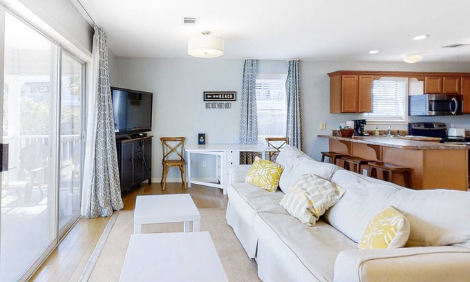 Seagrove Beach Condo | Pleasant first-floor condo with pool & cable