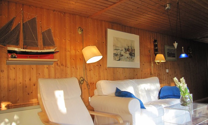 Ulsnis House | Pleasant, modern and cozy, our apiary