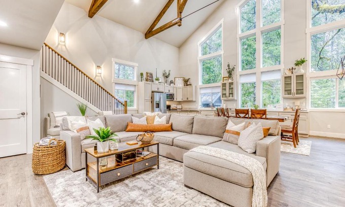 Welches House | Pleasant Pines