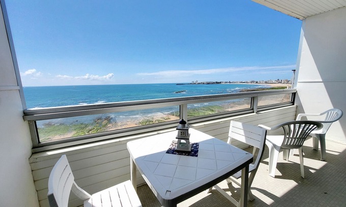 Les Sables d'Olonne Apartment | Pleasant studio with balcony and sea view in Les Sables-d'Olonne