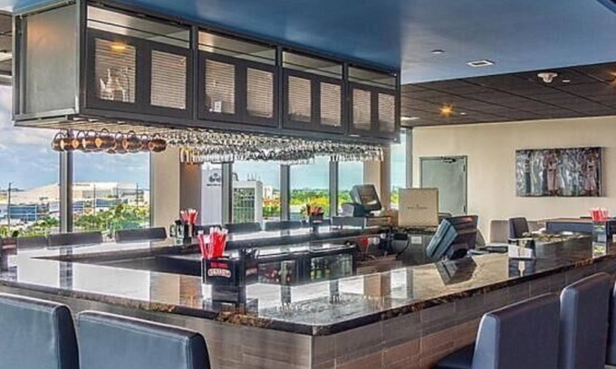Miami Springs Hotel | Pleasant Stay, Convenient Location! 3 Pleasant Units, Pool, Near Marlins Park