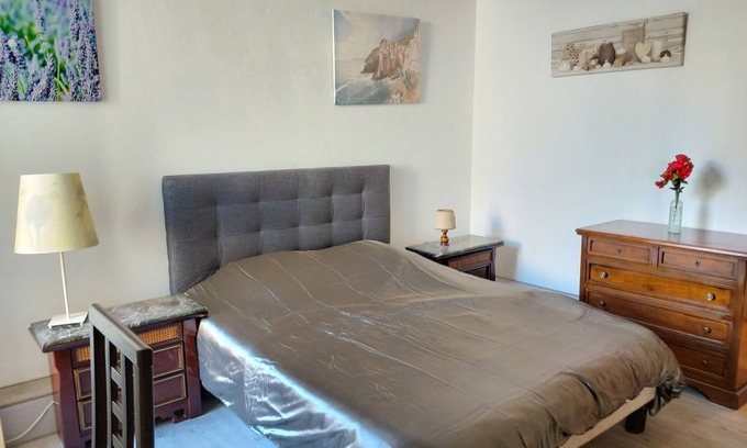 Thiers Apartment | Pleasant T2 bright-calm, Well located 750m from the Beach, Station 9mn walk