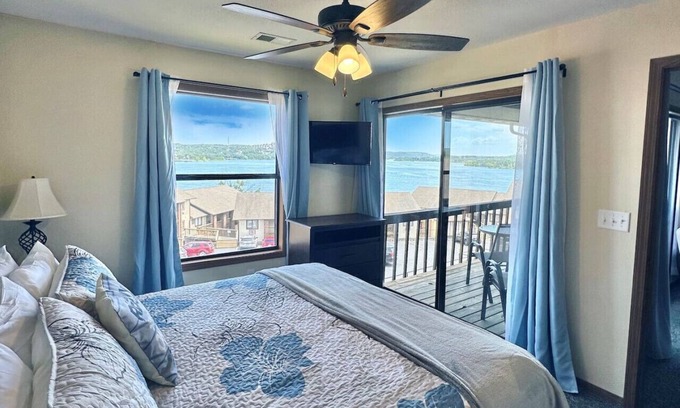 Kimberling City Apartment | Pleasure Point at Kimberling Crossing
