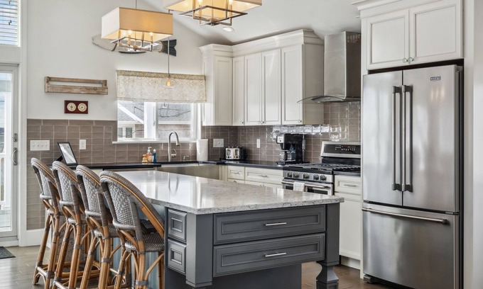 Newburyport House | "Plum Time" | Cozy Coastal Retreat | Water Views