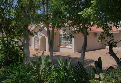 Polokwane Bed & Breakfast | Plumtree Lodge