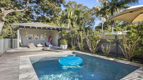 Macmasters Beach House | Plunge Pool and Flat 100m Walk To Beach