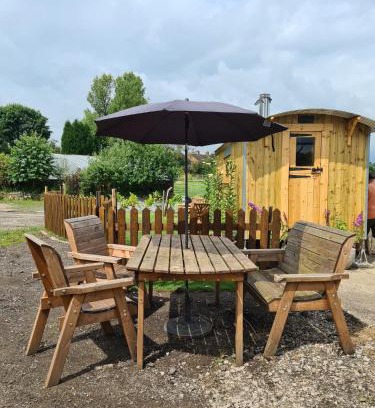 Tunstall Other | Poachers Keep, Shepherds Hut