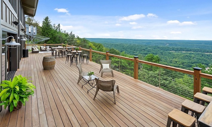 Tannersville Apartment | Pocono Mountain Ski Tour! 2 Units w/Access to Indoor Waterpark & Lazy River!