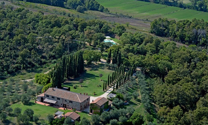 Santarello House | Podere Le Pozze, between green style and suggestions.
